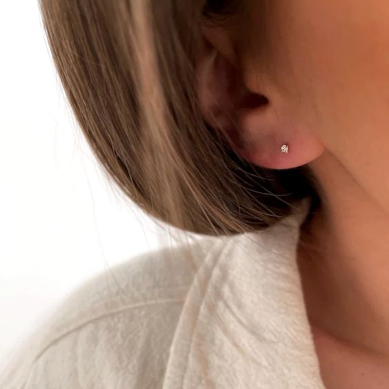 Puces d'oreilles pour femmes