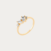 Bague dorée sertie de zirconiums – Baie longue