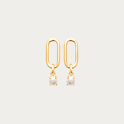 Boucles d'oreilles Plage d'Ahonu en plaqué or jaune avec perles de culture naturelles. Un bijou élégant et intemporel inspiré des plages paradisiaques et de l'univers Prendre le Large.