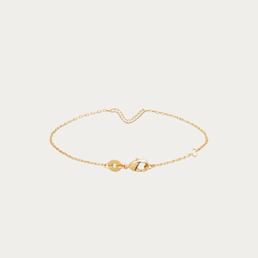 Associez ce bracelet au collier ou à l'earcuff de la collection Plage de Saint Jean pour composer une parure élégante, inspirée de la lumière et des paysages exceptionnels des Caraïbes.