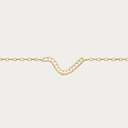 Pour préserver durablement l'éclat de votre bracelet, évitez le contact avec l'eau, les parfums et les produits cosmétiques. Rangez-le dans son écrin après chaque utilisation et nettoyez-le délicatement avec un chiffon doux.