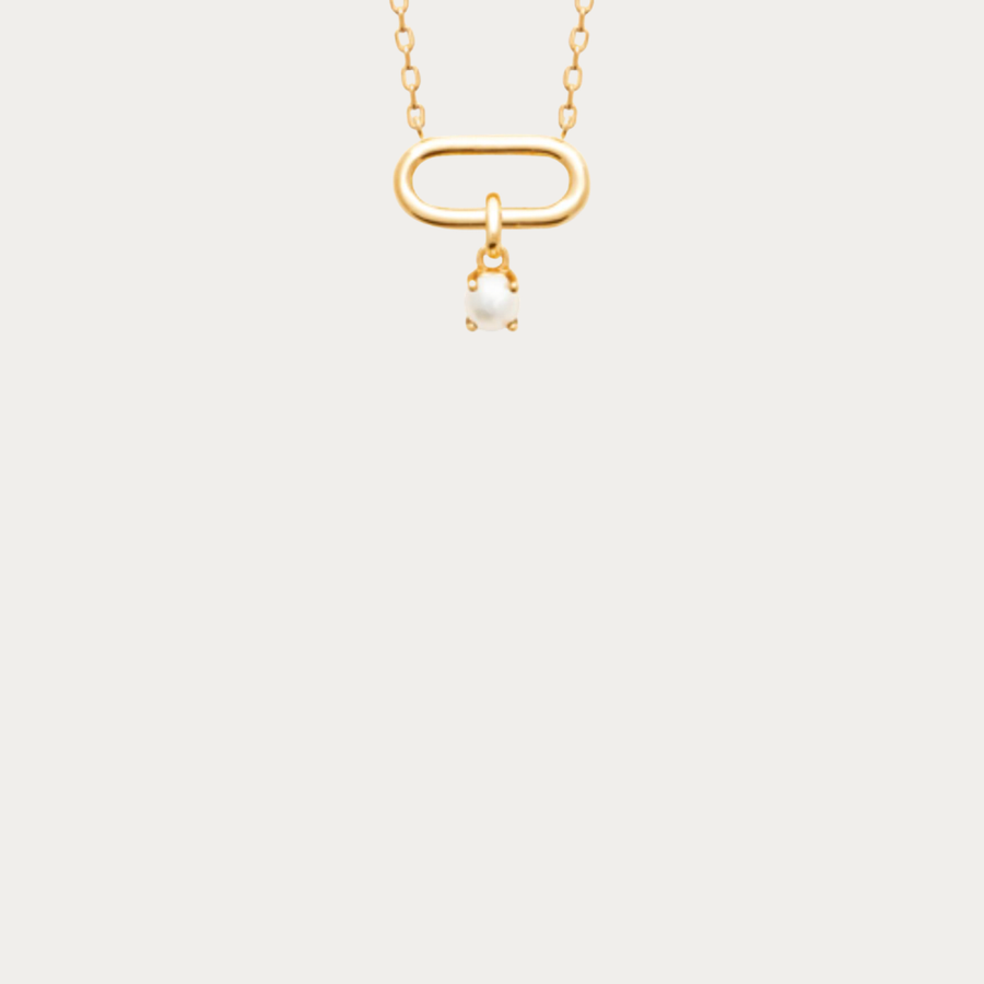 Découvrez le collier de la collection Plage d'Ahonu en plaqué or jaune, orné d'une véritable perle de culture. Un bijou raffiné et intemporel qui sublime toutes vos tenues avec élégance.