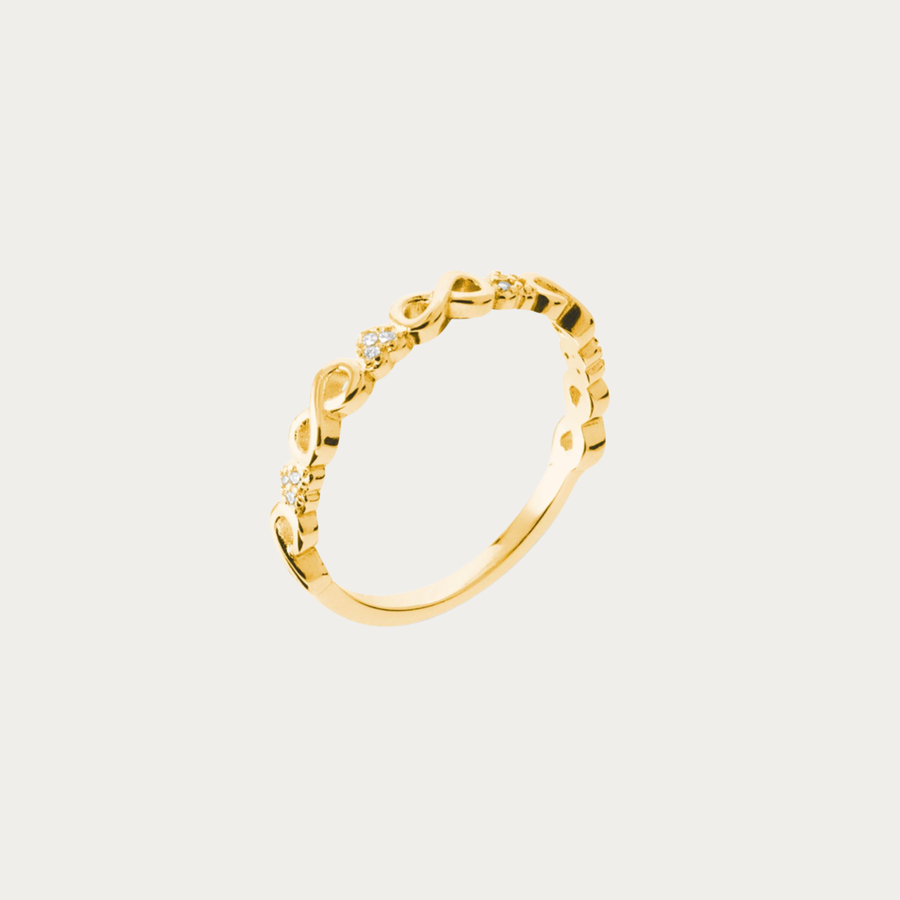 Des zirconiums qui illuminent délicatement la bague.
