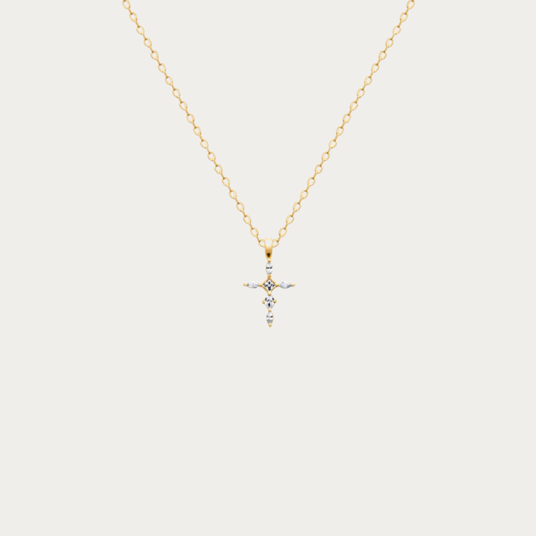 Pendentif doré sertie de zirconiums – Saint Martin