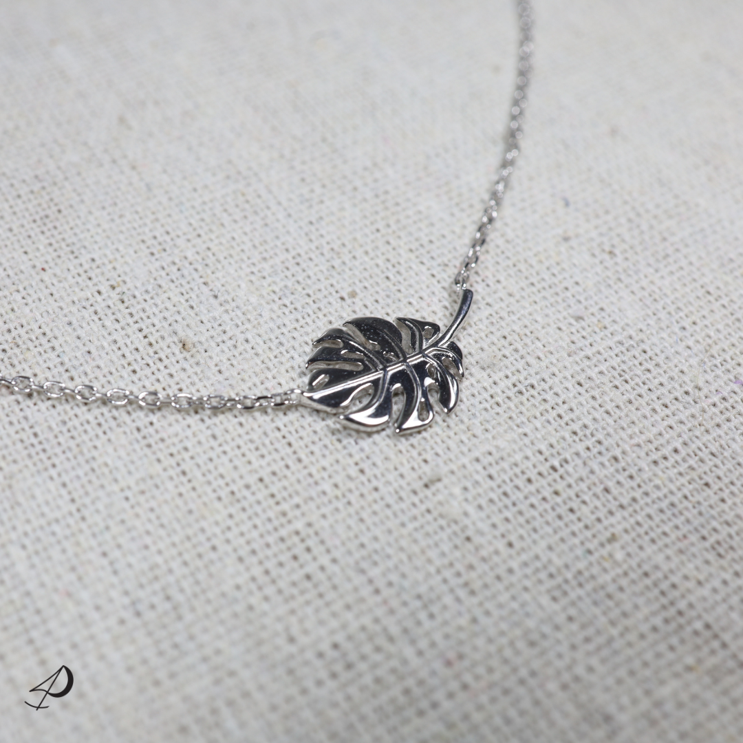 Collier chaîne Monstera argenté avec pendentif feuille