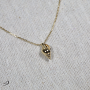 Collier chaîne Shell doré avec pendentif coquillage