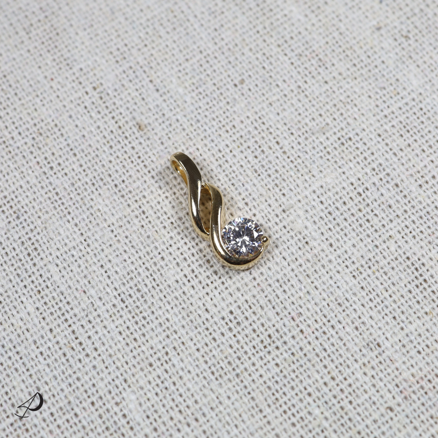 Pendentif Jora doré avec zirconium